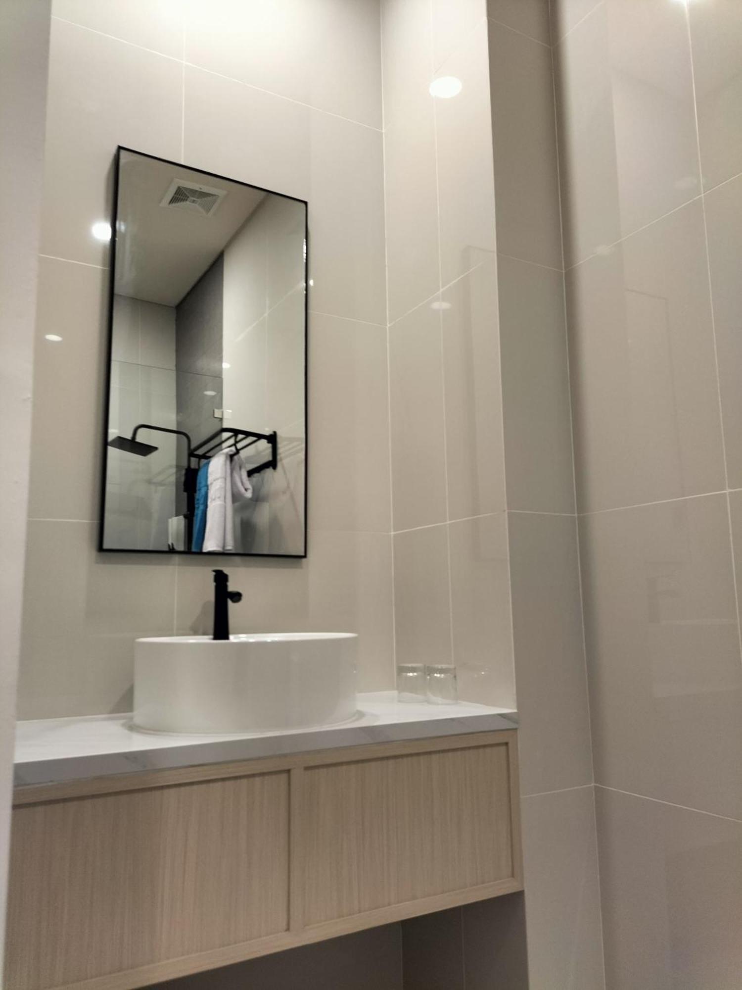 True Blue Hotel Menteng Giacarta Esterno foto