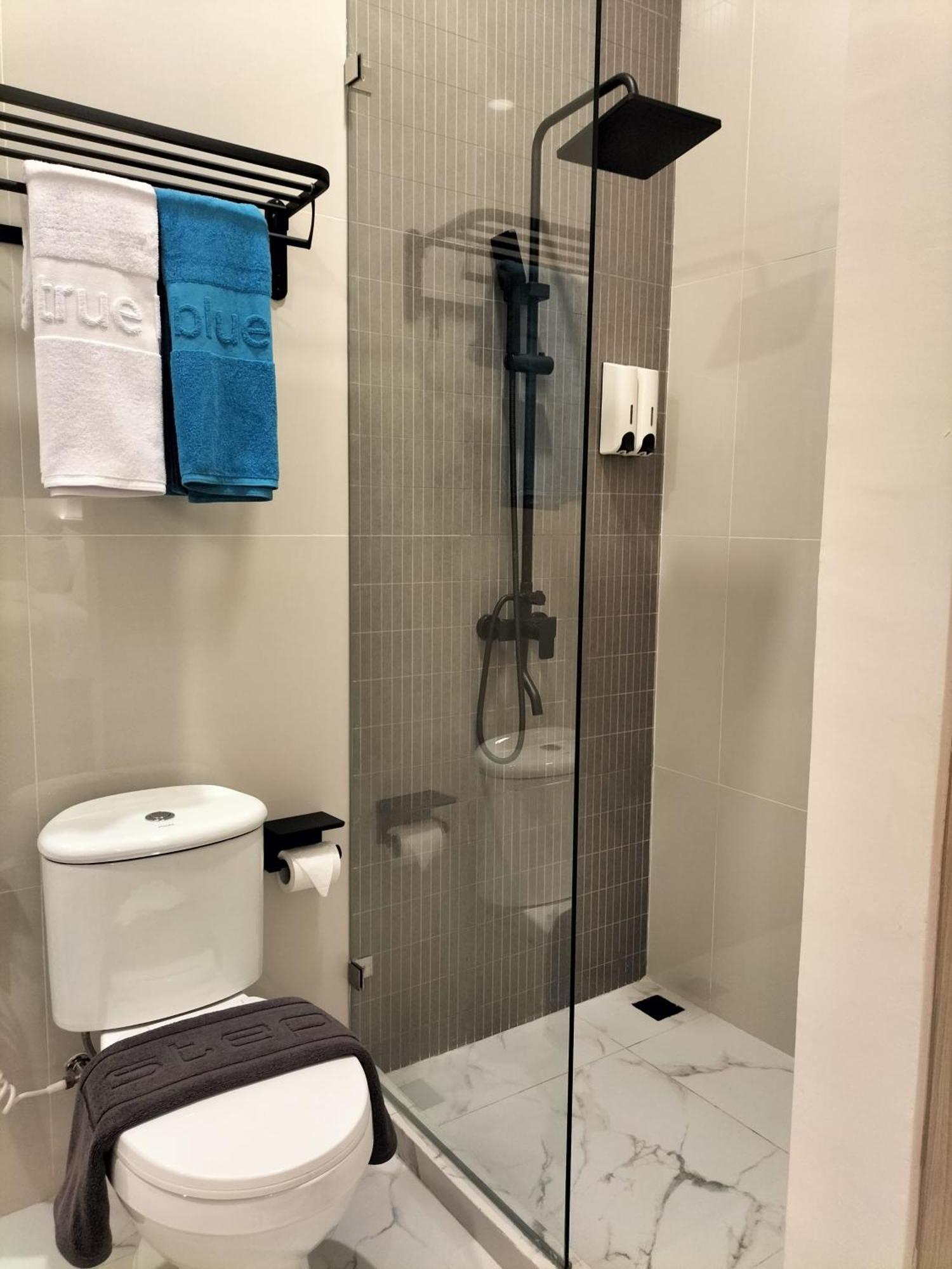 True Blue Hotel Menteng Giacarta Esterno foto