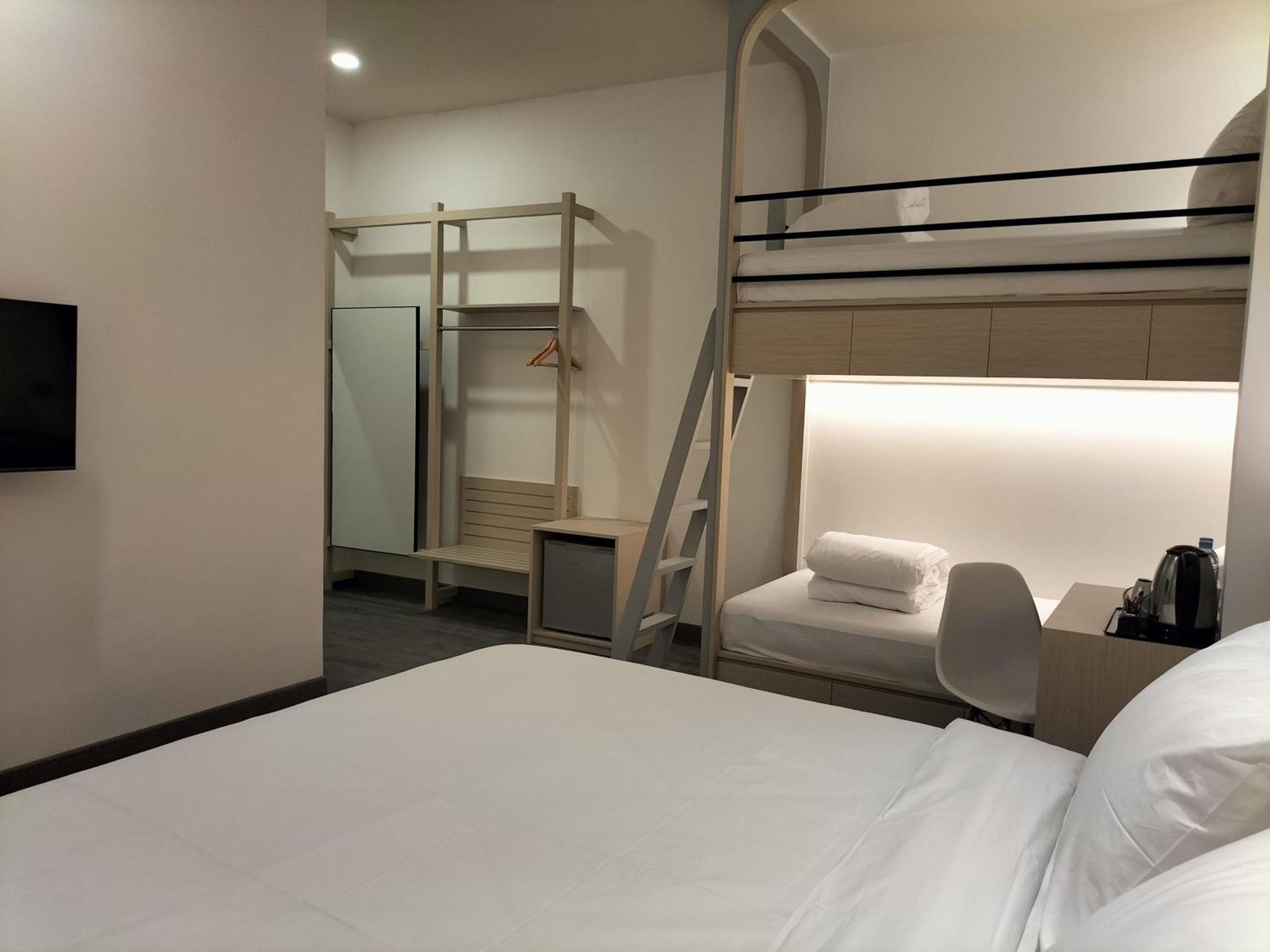 True Blue Hotel Menteng Giacarta Esterno foto