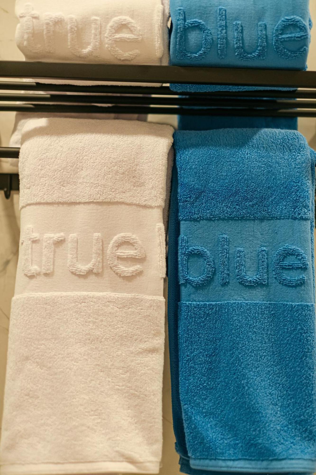 True Blue Hotel Menteng Giacarta Esterno foto