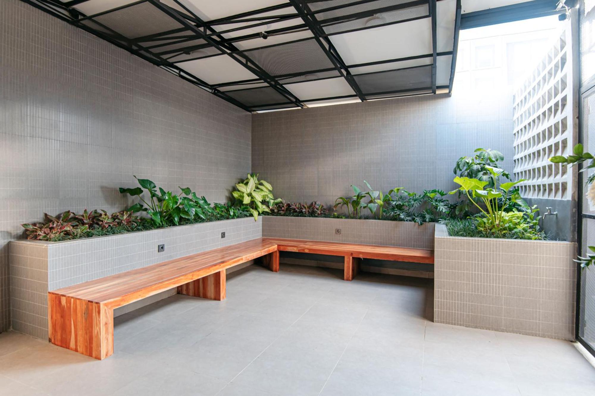True Blue Hotel Menteng Giacarta Esterno foto