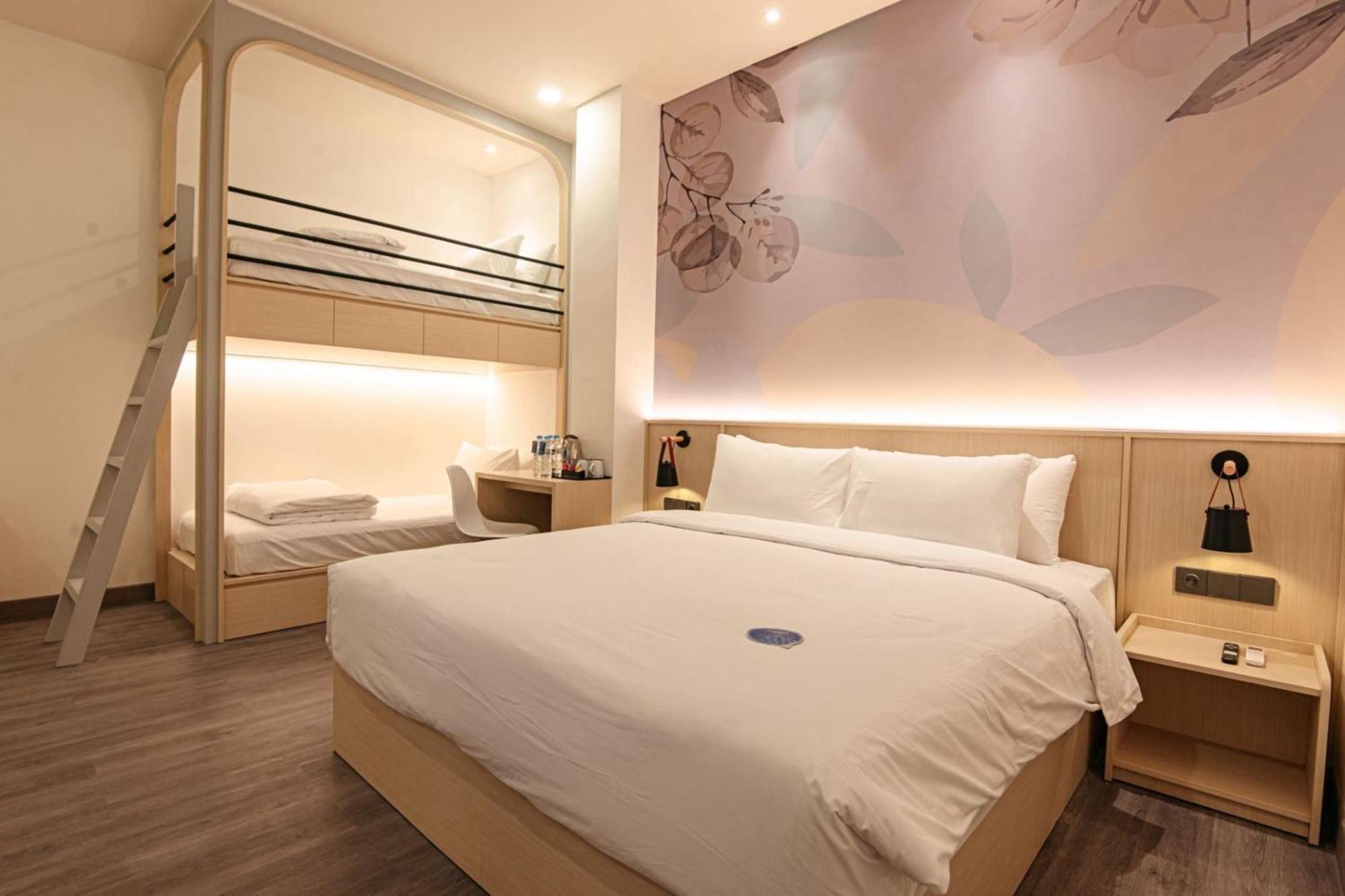 True Blue Hotel Menteng Giacarta Esterno foto
