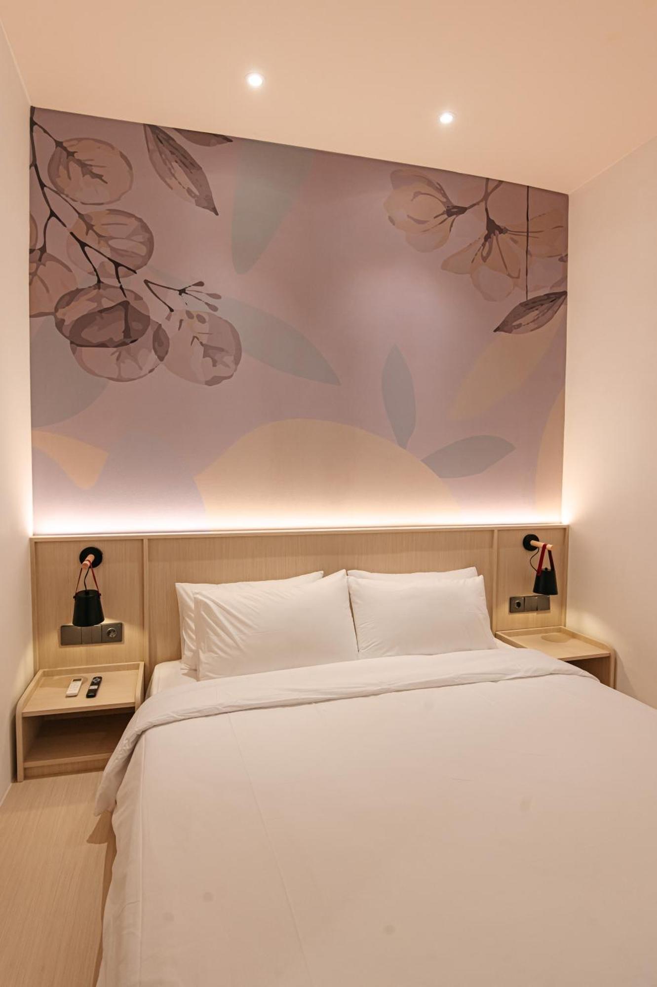 True Blue Hotel Menteng Giacarta Esterno foto